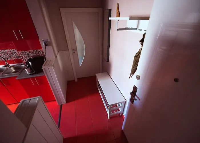 Rouge By G /centrul De Afaceri&stadion